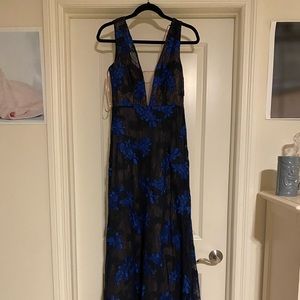 BCBGMAXAZIRA formal lace dress